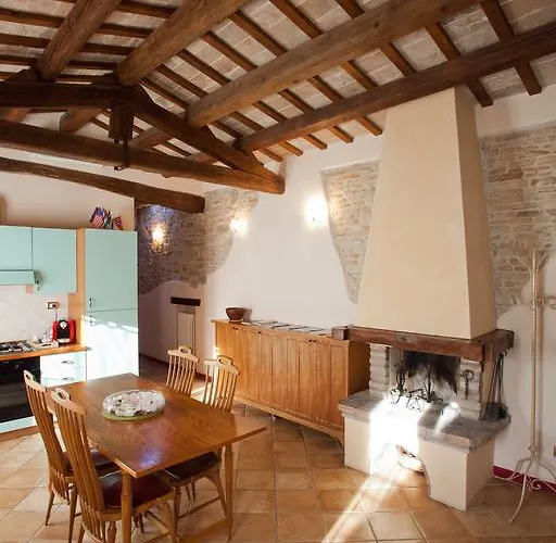 Oda ve Kahvaltı Relais Corte Dei Turchi Longiano